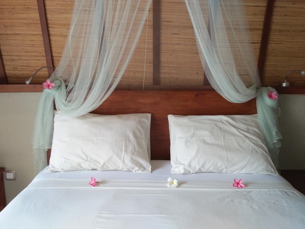 Puri Air Beach Resort & Spa Gili Air Exteriör bild